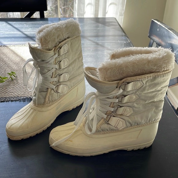 Vintage Ivory Sorel Snowboots size 7 - Picture 1 of 10